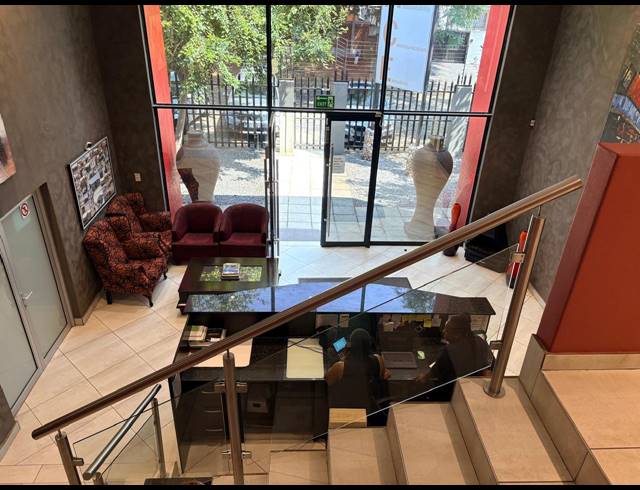 731M² OFFICE FOR SALE IN HALFWAY HOUSE